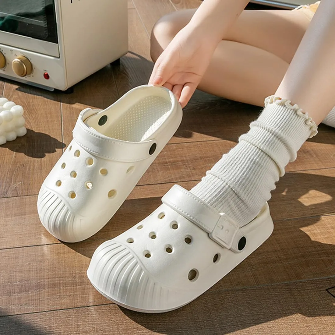 Anti-Collision Garden Clogs for Women and Men, Non-Slip Sandals, Slip On Work Shoes Heel Strap Mules Lightweight Shower Slippers Beach Indoor Outdoor Casual Wear Soft Air Cushion Sole Slides