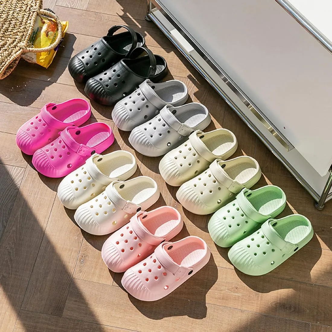 Anti-Collision Garden Clogs for Women and Men, Non-Slip Sandals, Slip On Work Shoes Heel Strap Mules Lightweight Shower Slippers Beach Indoor Outdoor Casual Wear Soft Air Cushion Sole Slides