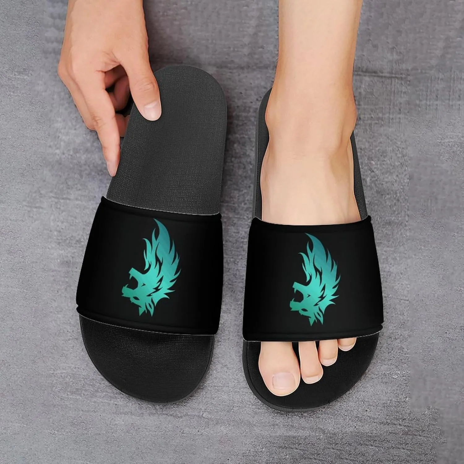 Howling Wolf PVC Home Slippers Beach Shower Sandals Summer Non-Slip Outdoor Shoes for Men Women