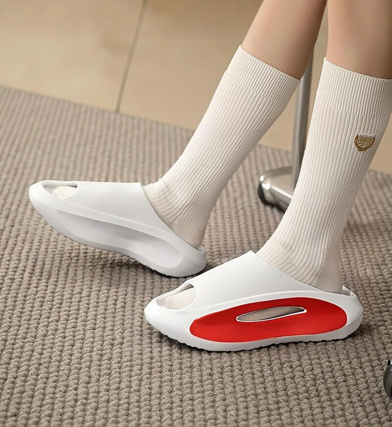Kids Cloud Slides Boys Girls Comfy Pillow Slippers Summer Beach Sandals Non-Slip Thick Sole Slippers for Indoor Outdoor