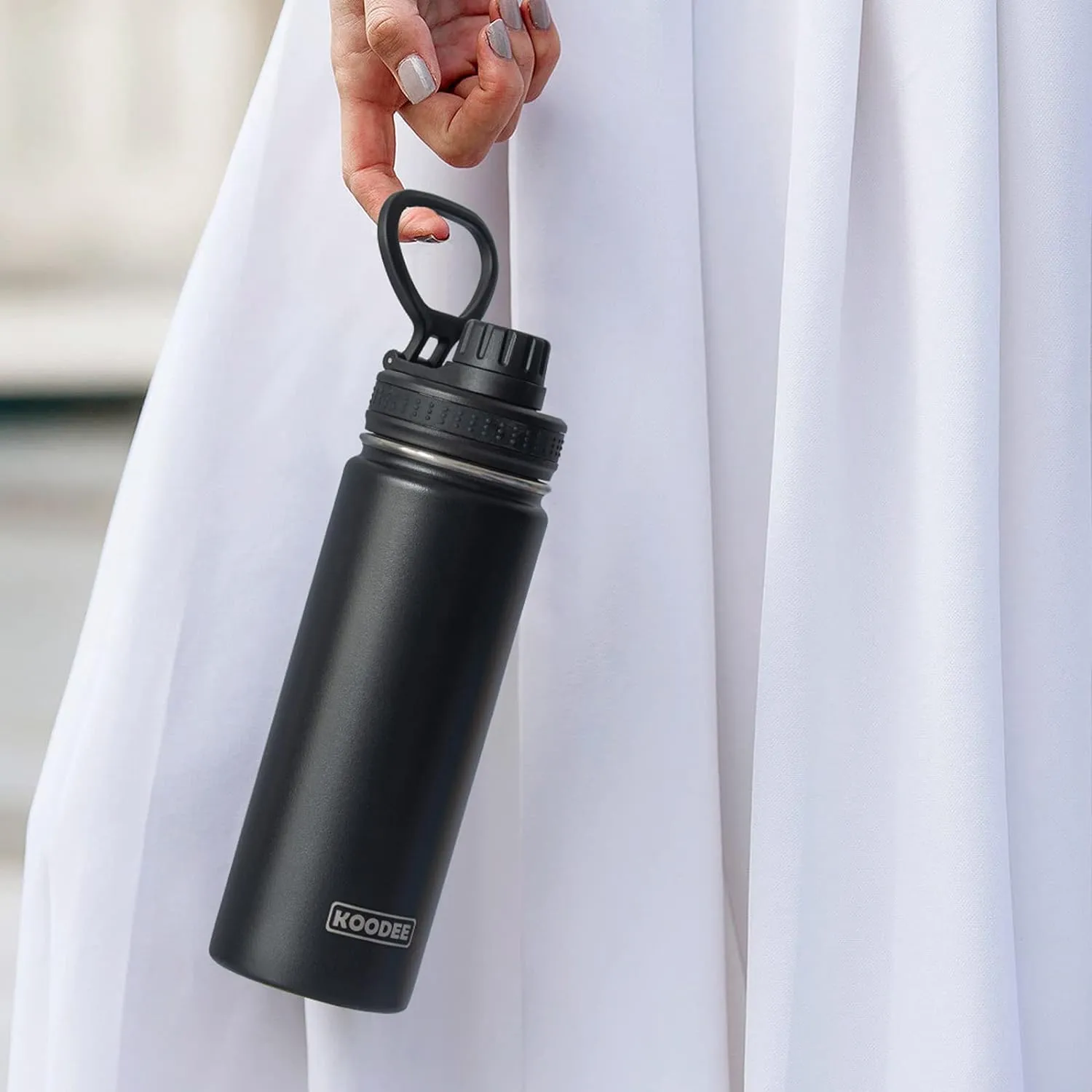 Koodee Insulated Water Bottle, 22 oz Stainless Steel Double Wall Vacuum Wide Mouth Sport Bottle with Leakproof Spout Lid (Black)