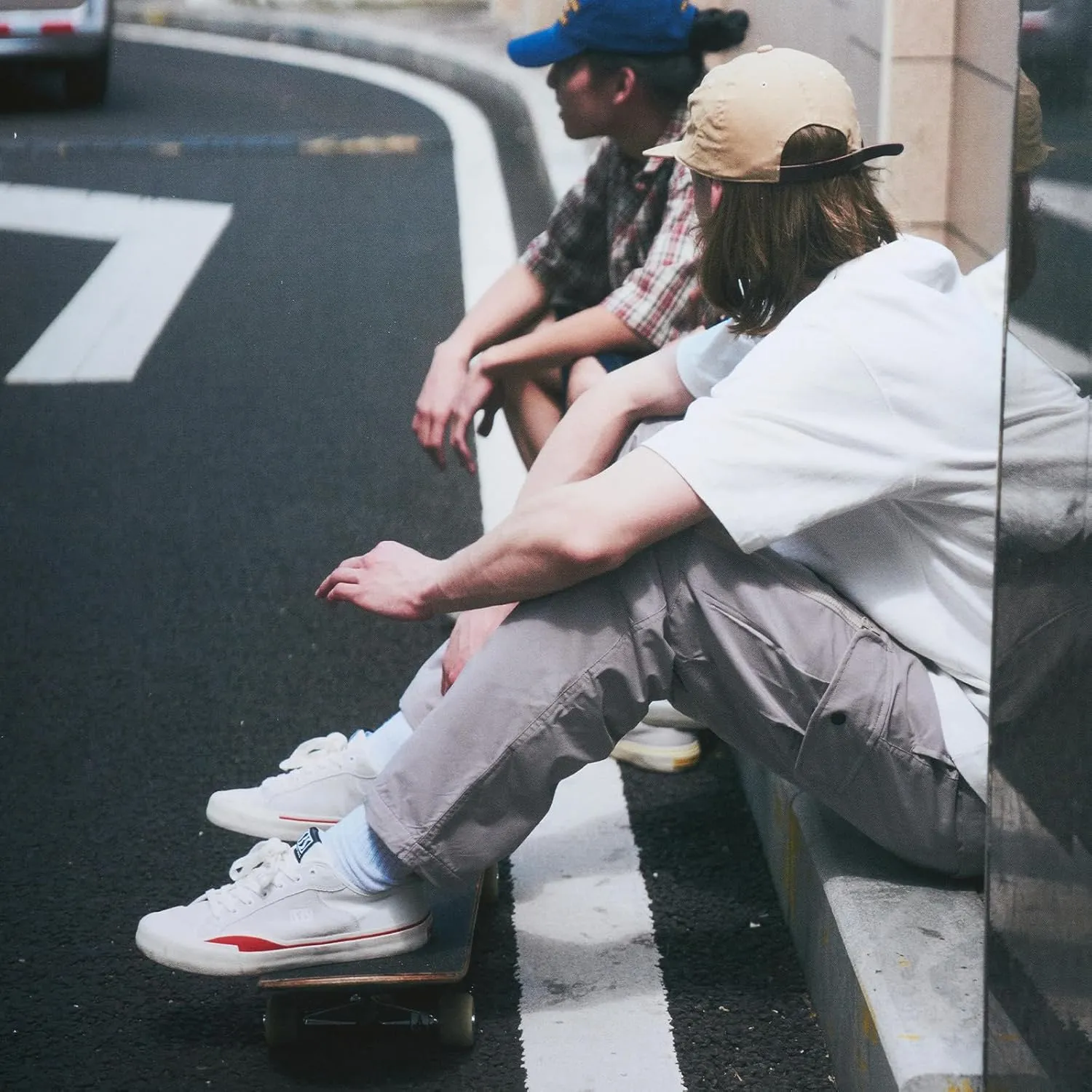 Skateboard Shoes for Men Leather Low Top Pro Skateboarding Training Casual Sneakers