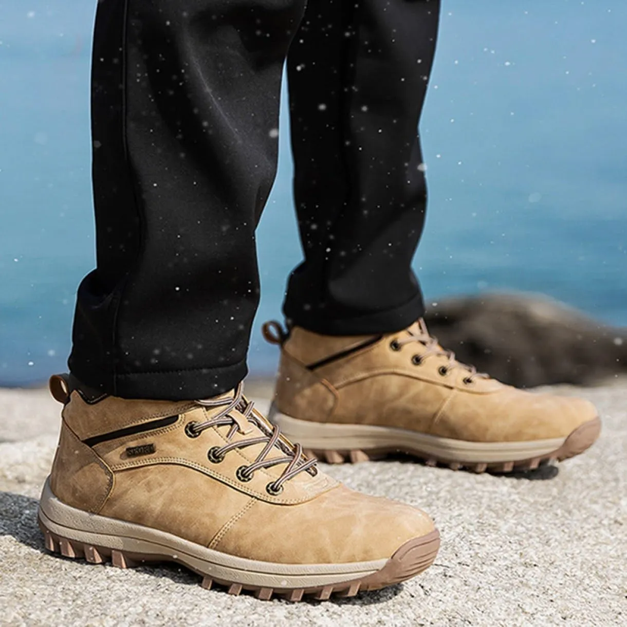 Snow shoes for men snow boots winter boots cold weather boots waterproof winter boots lightweight climbing shoes autumn winter lace-up boots thick soles cotton shoes snow shoes Father's Day outdoor