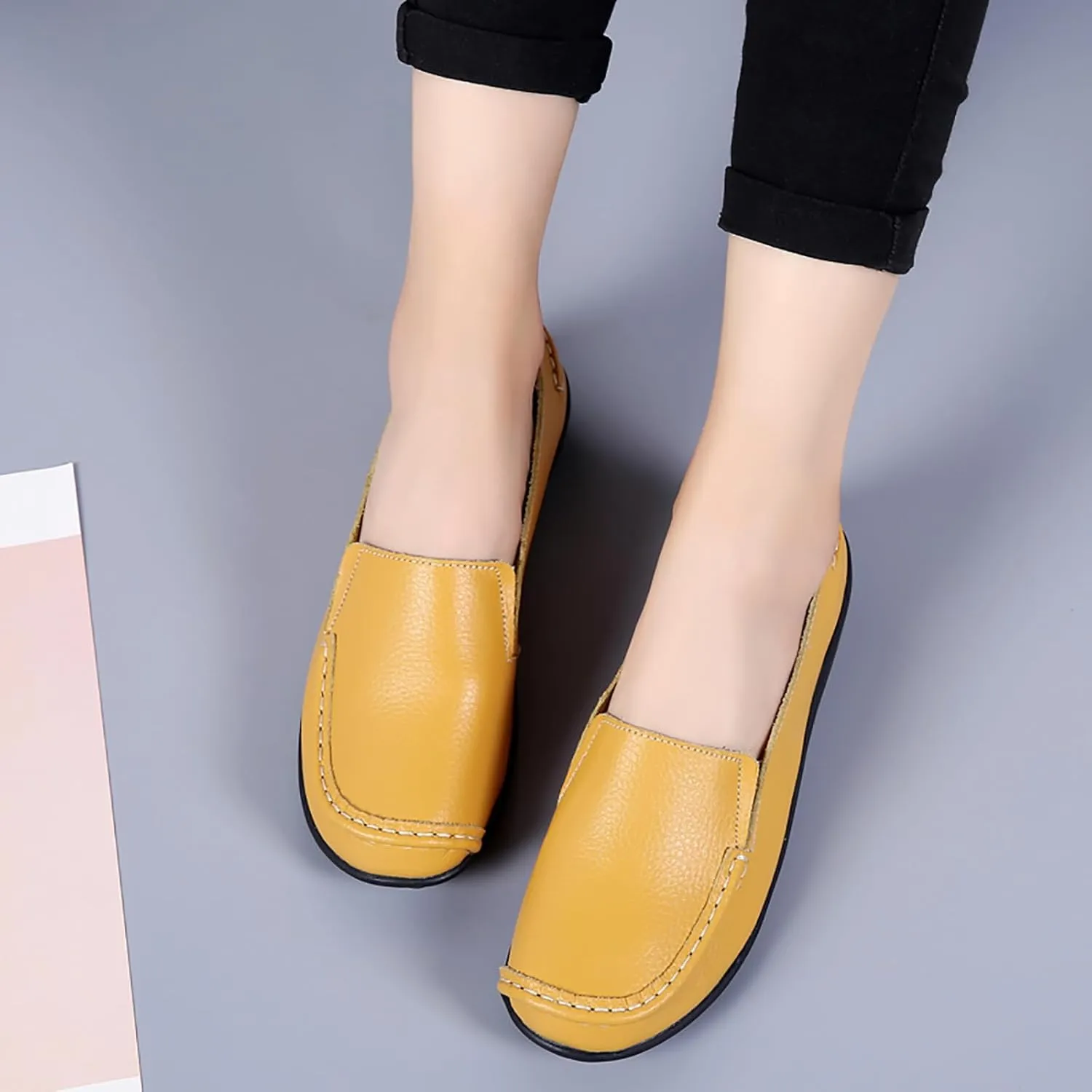 Sunporx Women's Casual Loafers Comfortable Slip on Moccasins Leather Flats Shoes Casual Walking Driving Loafers
