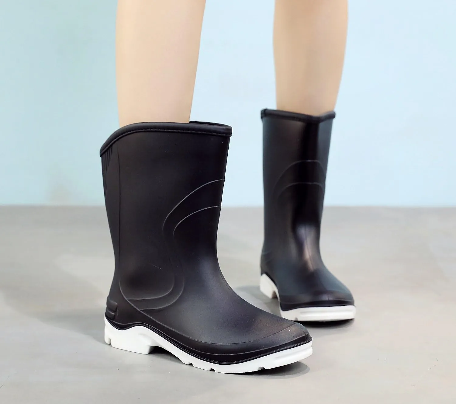 Women Half Calf Ankle Rubber Rainboots 2 Color Waterproof Boots for Garden Rain Round Toe Rainboots