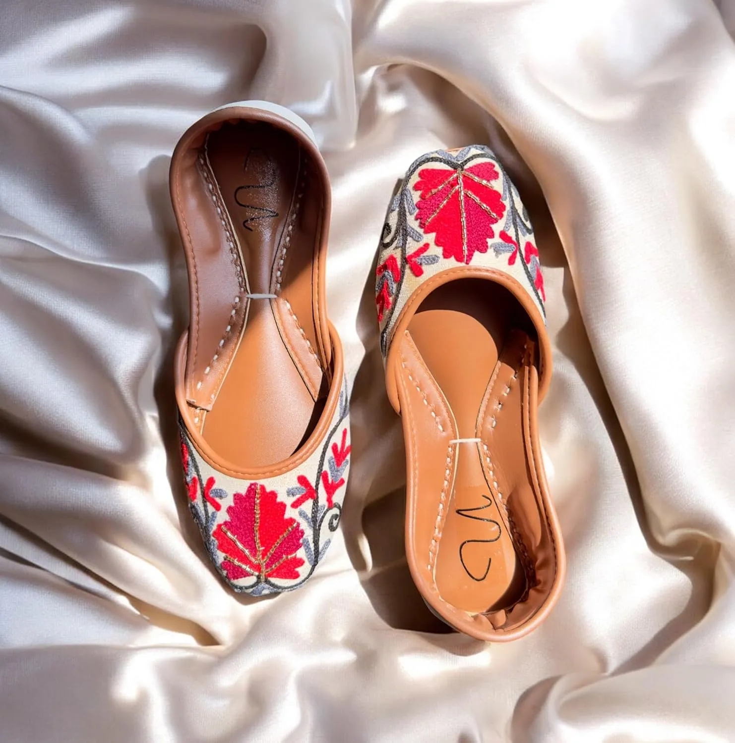 Women’s Kashmiri Shoes Embroidered Khussa Festive Jutti Ballet Flats