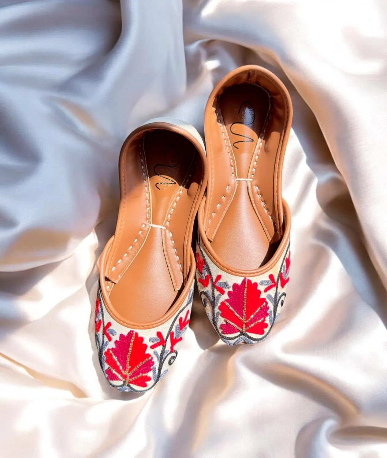 Women’s Kashmiri Shoes Embroidered Khussa Festive Jutti Ballet Flats