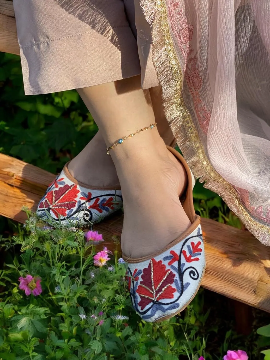 Women’s Kashmiri Shoes Embroidered Khussa Festive Jutti Ballet Flats