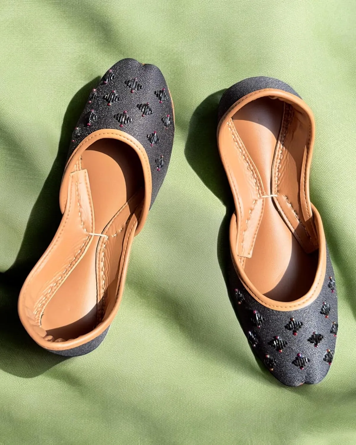 Women's Slip On Traditional Handmade Khussa Bridal Mojari Punjabi Jutti Ethnic Ballet Flats