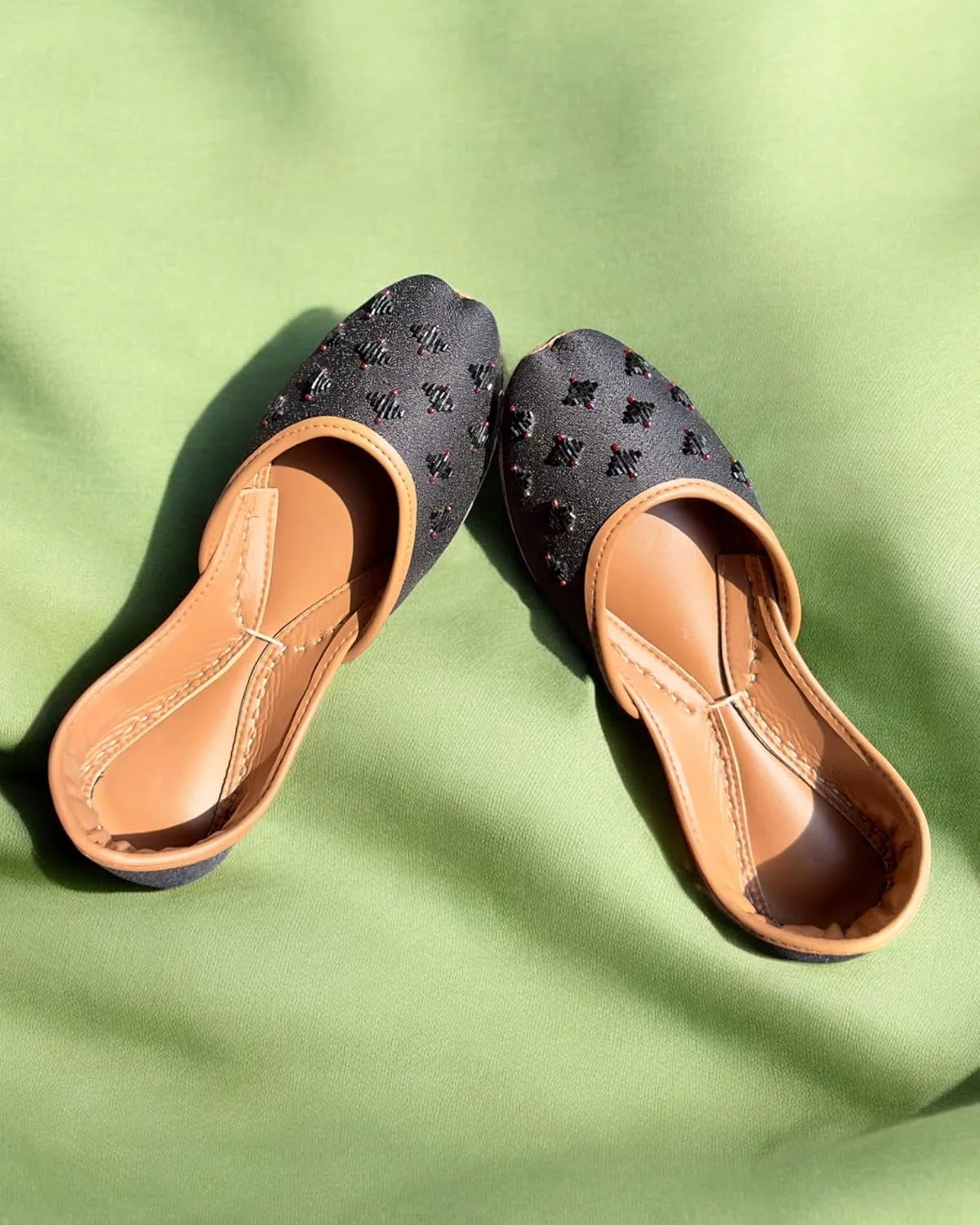 Women's Slip On Traditional Handmade Khussa Bridal Mojari Punjabi Jutti Ethnic Ballet Flats