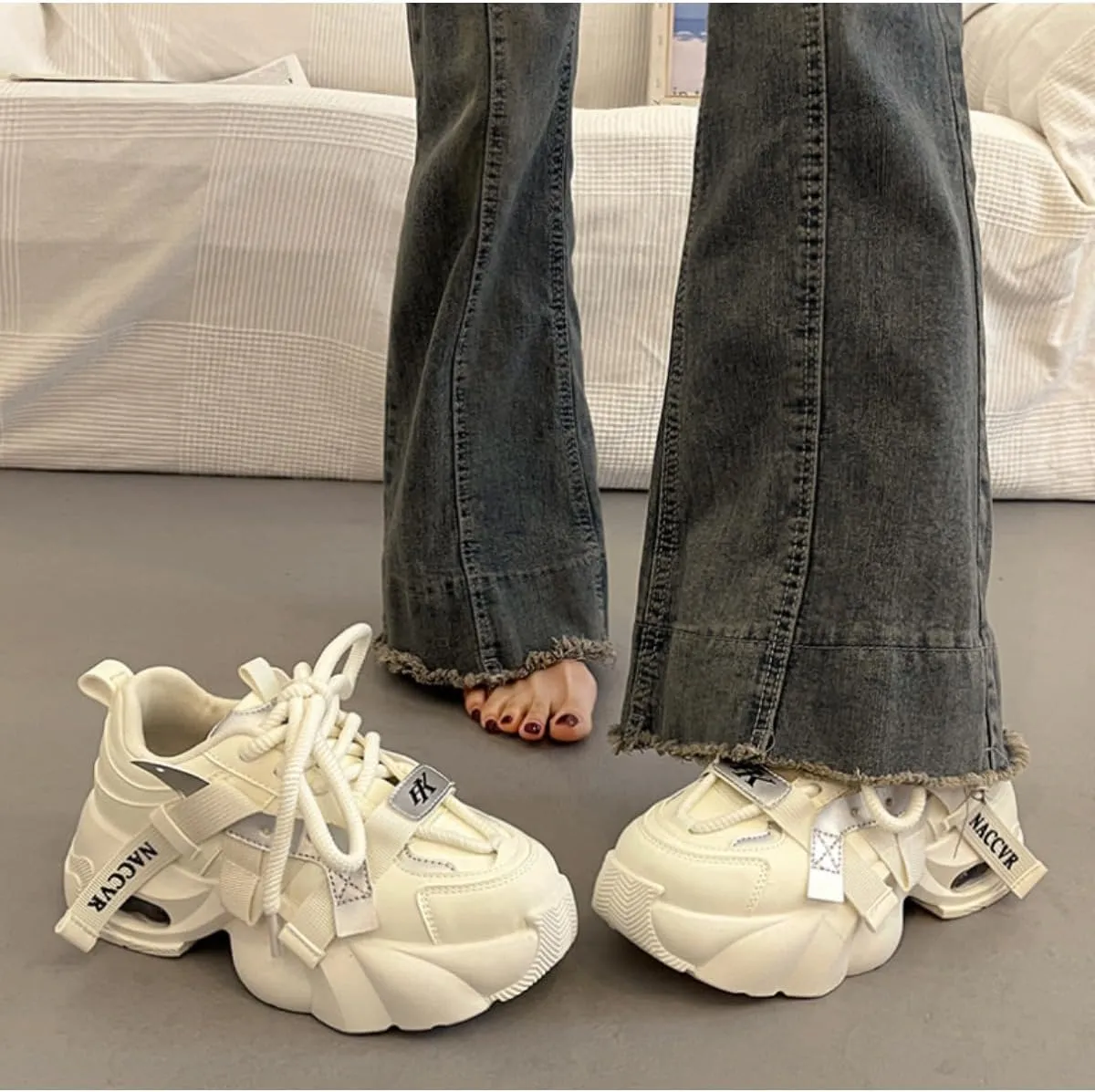 Women's Y2K 2 Inches Chunky Platform Dad Shoes - Retro Streetwear Fashion Sneakers with Pull Tabs, Comfortable Thick Sole Casual Shoes (Beige/Black, Beige/Red, Beige)