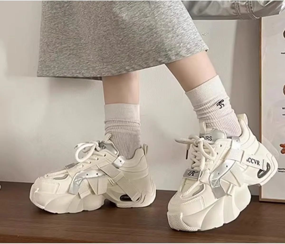 Women's Y2K 2 Inches Chunky Platform Dad Shoes - Retro Streetwear Fashion Sneakers with Pull Tabs, Comfortable Thick Sole Casual Shoes (Beige/Black, Beige/Red, Beige)